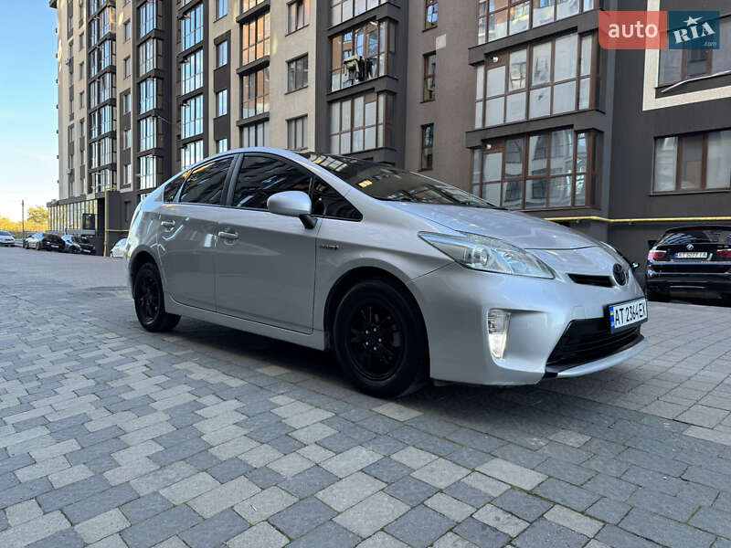 Хэтчбек Toyota Prius 2012 в Ивано-Франковске