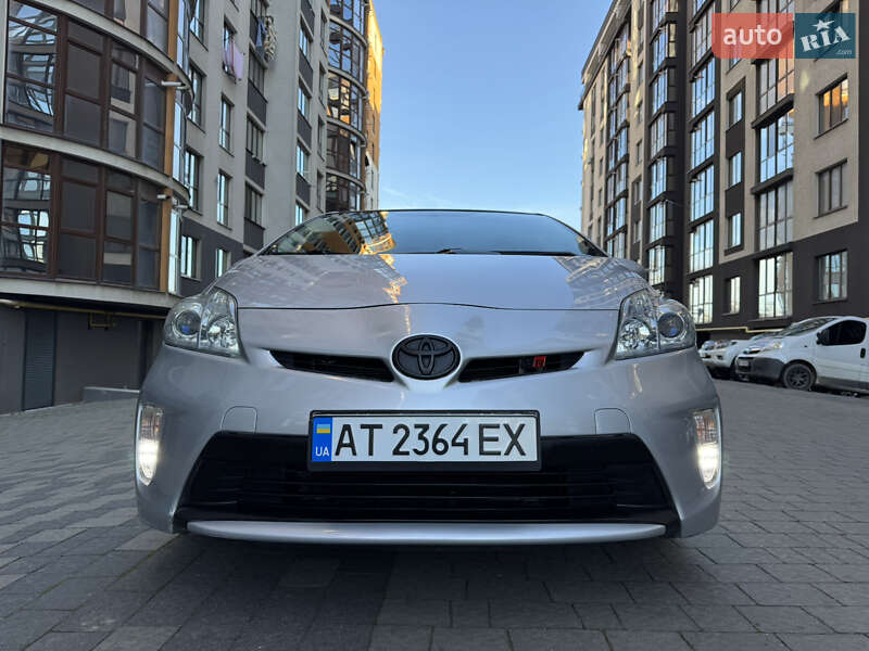 Хэтчбек Toyota Prius 2012 в Ивано-Франковске