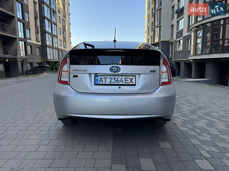 Хэтчбек Toyota Prius 2012 в Ивано-Франковске