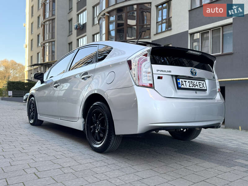 Хэтчбек Toyota Prius 2012 в Ивано-Франковске