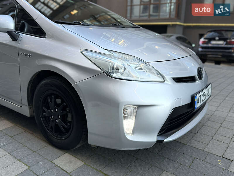 Хэтчбек Toyota Prius 2012 в Ивано-Франковске