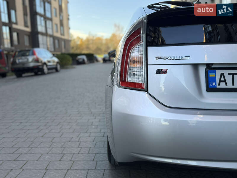 Хэтчбек Toyota Prius 2012 в Ивано-Франковске