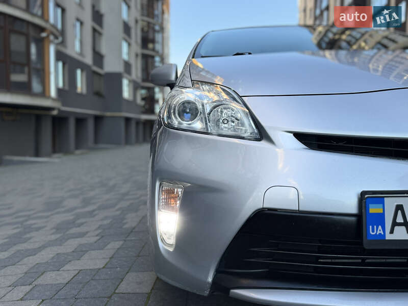 Хэтчбек Toyota Prius 2012 в Ивано-Франковске