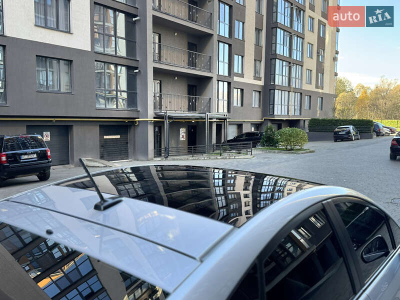 Хэтчбек Toyota Prius 2012 в Ивано-Франковске