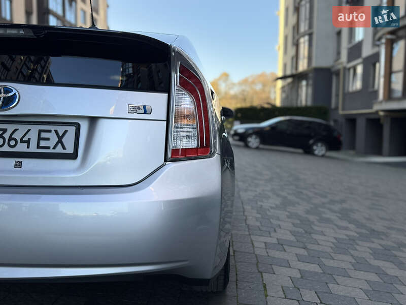 Хэтчбек Toyota Prius 2012 в Ивано-Франковске