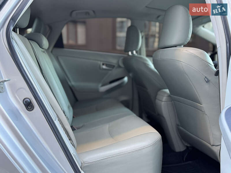 Хэтчбек Toyota Prius 2012 в Ивано-Франковске