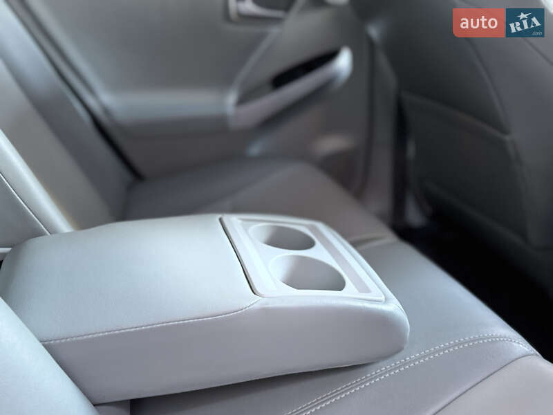 Хэтчбек Toyota Prius 2012 в Ивано-Франковске