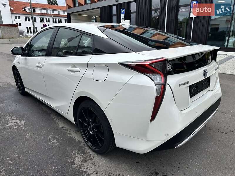 Хэтчбек Toyota Prius 2018 в Одессе