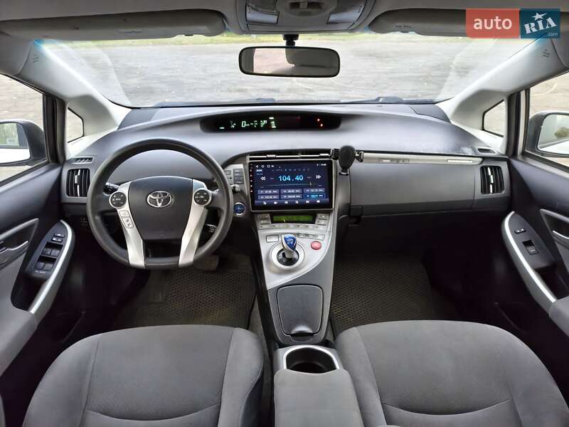 Хэтчбек Toyota Prius 2013 в Каменском