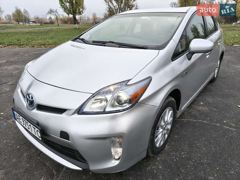 Хэтчбек Toyota Prius 2013 в Каменском