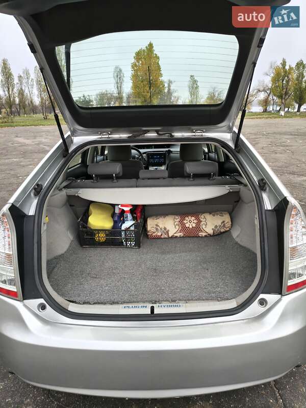 Хэтчбек Toyota Prius 2013 в Каменском