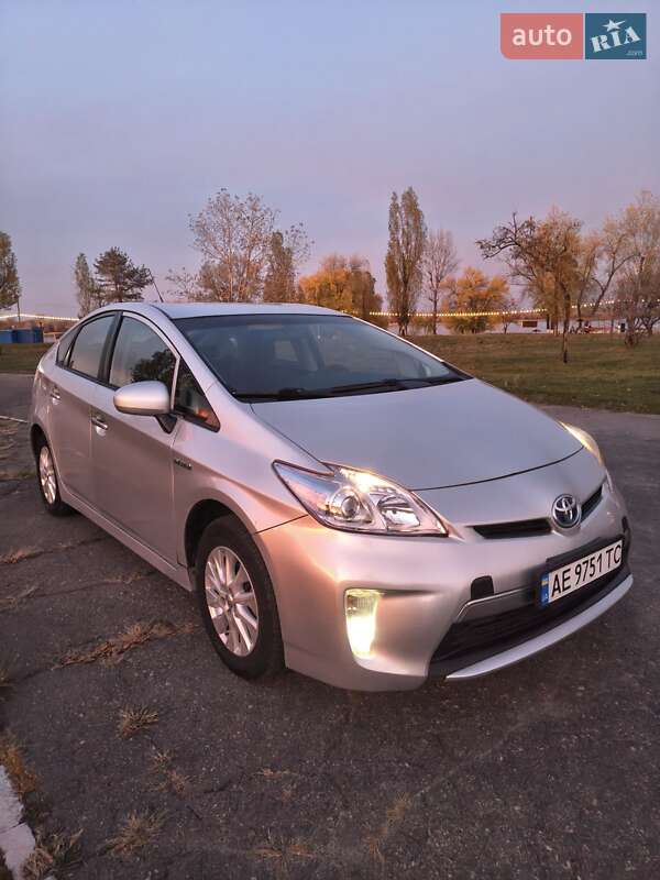 Хэтчбек Toyota Prius 2013 в Каменском