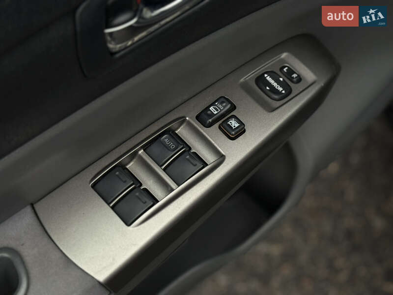 Хетчбек Toyota Prius 2006 в Дніпрі