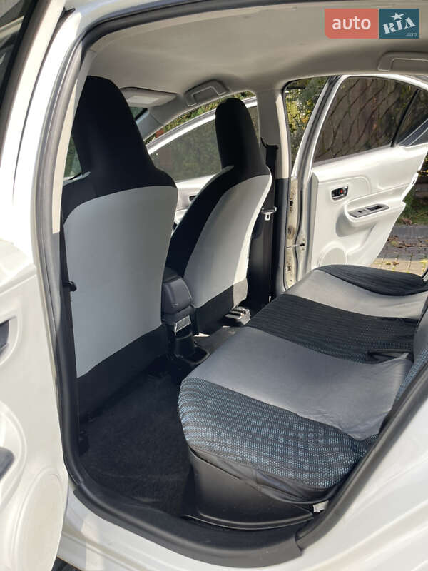 Хэтчбек Toyota Prius 2013 в Львове