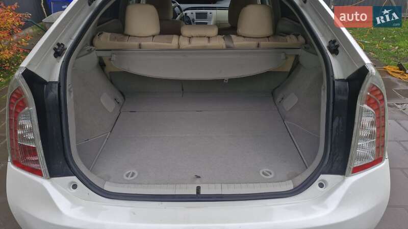 Хетчбек Toyota Prius 2014 в Києві