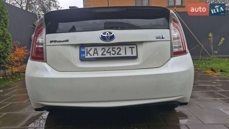 Хетчбек Toyota Prius 2014 в Києві