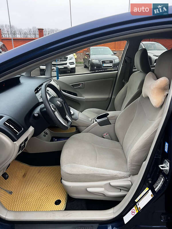 Хетчбек Toyota Prius 2013 в Києві