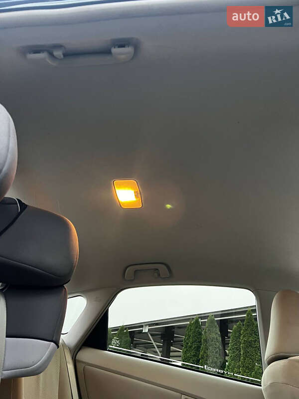 Хетчбек Toyota Prius 2013 в Києві