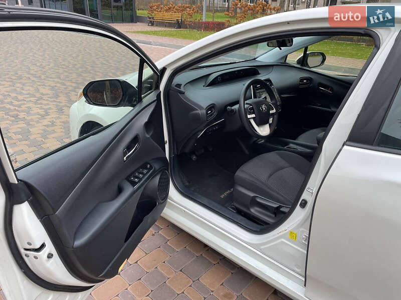 Хетчбек Toyota Prius 2017 в Києві