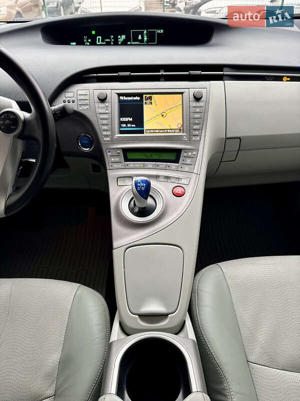 Хэтчбек Toyota Prius 2012 в Киеве