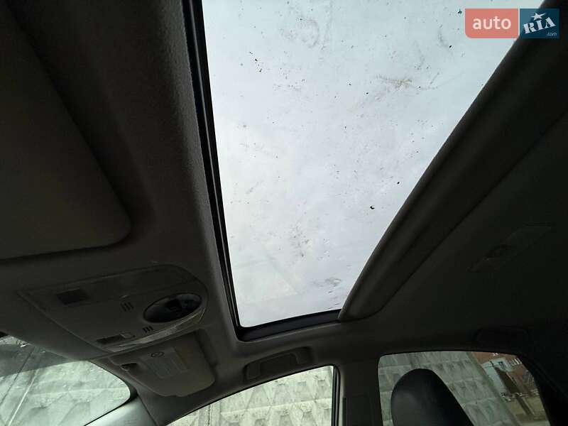 Хэтчбек Toyota Prius 2011 в Хмельницком