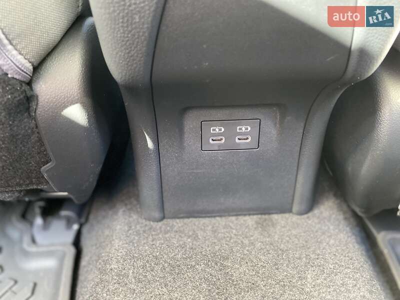 Хэтчбек Toyota Prius 2024 в Киеве фото 14 Хэтчбек Toyota Prius 2024 в Киеве