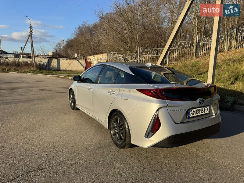 Хэтчбек Toyota Prius 2021 в Житомире фото 3 Хэтчбек Toyota Prius 2021 в Житомире