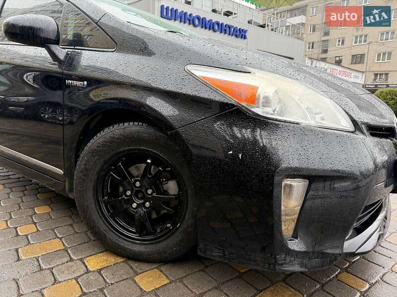 Хэтчбек Toyota Prius 2014 в Львове