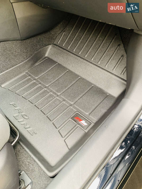 Хетчбек Toyota Prius 2024 в Одесі