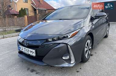 Хетчбек Toyota Prius 2017 в Києві