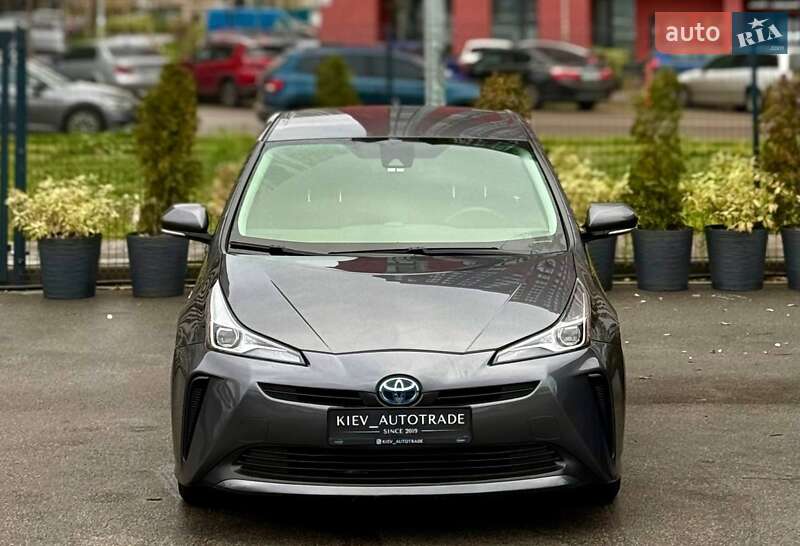 Хэтчбек Toyota Prius 2022 в Киеве