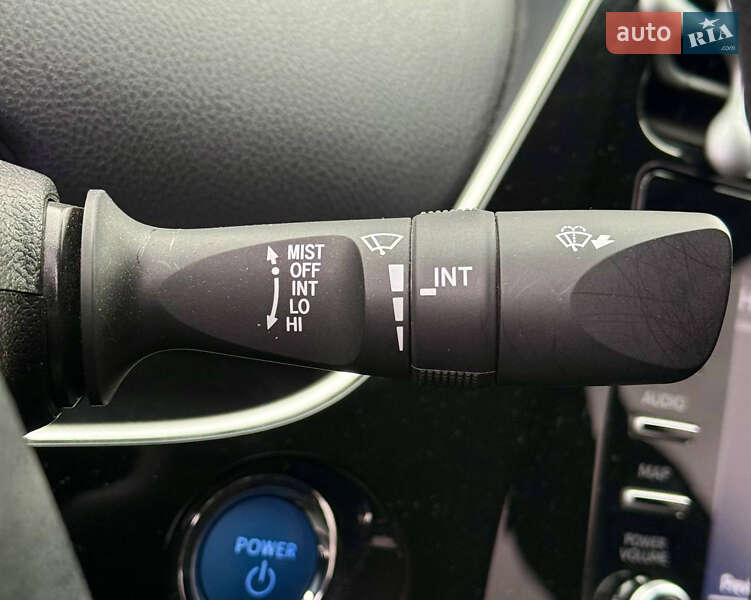Хэтчбек Toyota Prius 2022 в Киеве