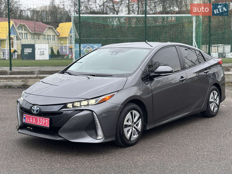 Хэтчбек Toyota Prius 2021 в Киеве