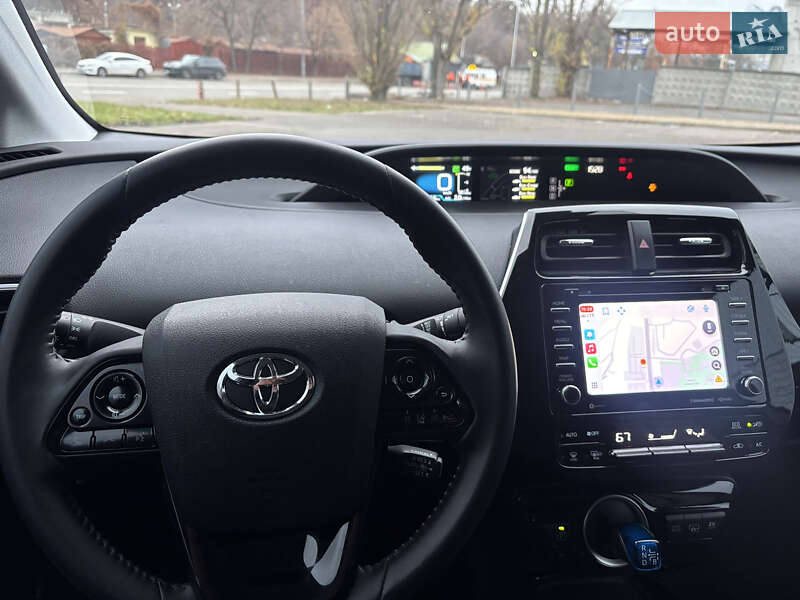 Хэтчбек Toyota Prius 2021 в Киеве