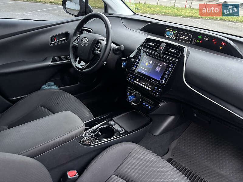 Хэтчбек Toyota Prius 2021 в Киеве