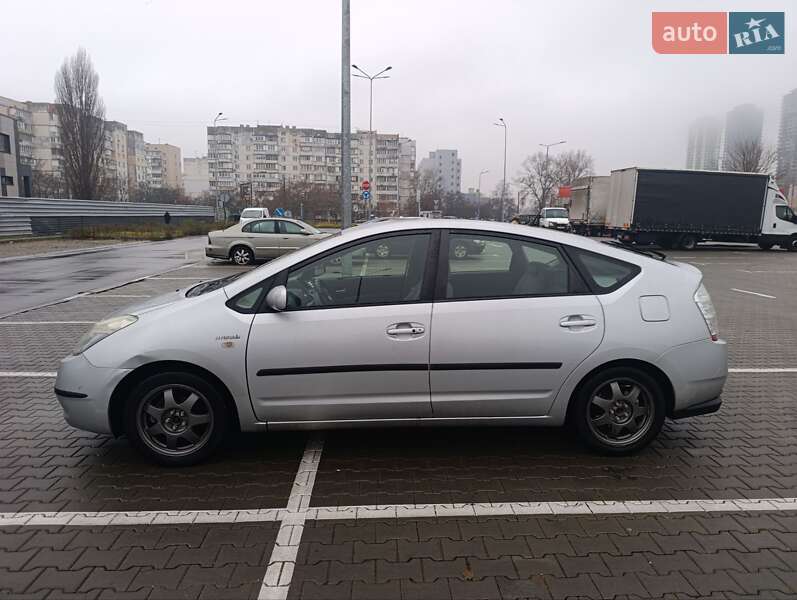 Хэтчбек Toyota Prius 2008 в Киеве
