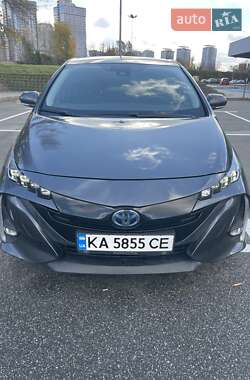 Хэтчбек Toyota Prius 2018 в Киеве
