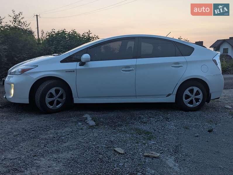 Хэтчбек Toyota Prius 2012 в Ровно