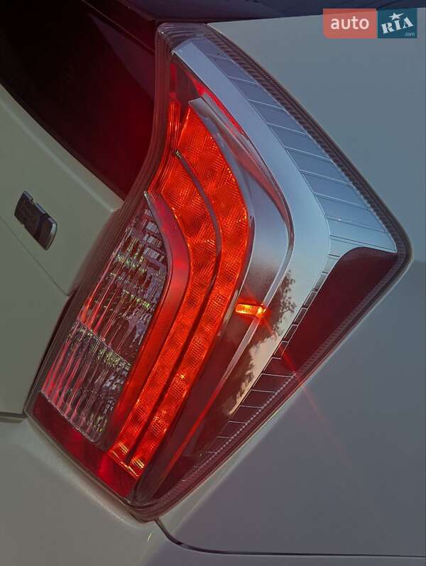 Хэтчбек Toyota Prius 2012 в Ровно