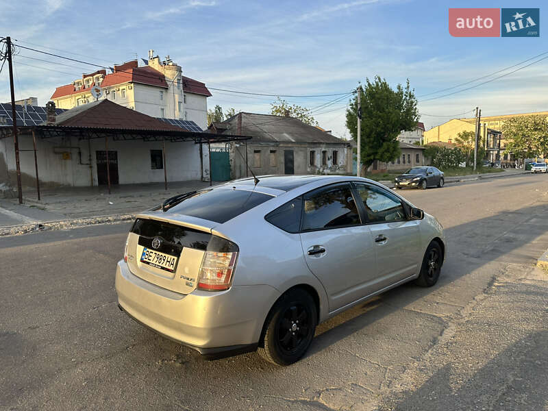 Хэтчбек Toyota Prius 2006 в Николаеве