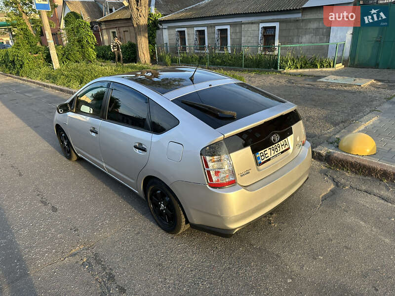 Хэтчбек Toyota Prius 2006 в Николаеве