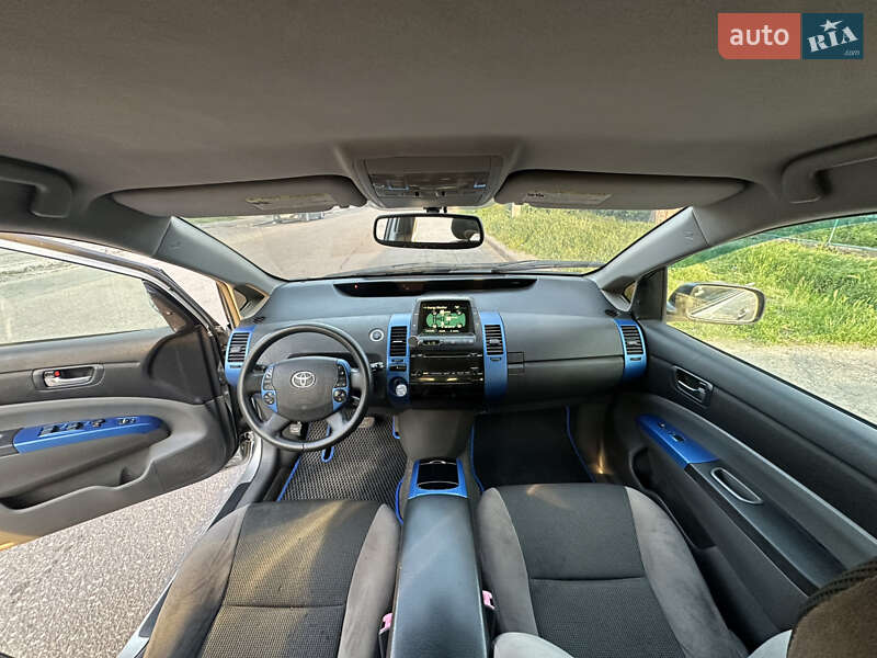 Хэтчбек Toyota Prius 2006 в Николаеве