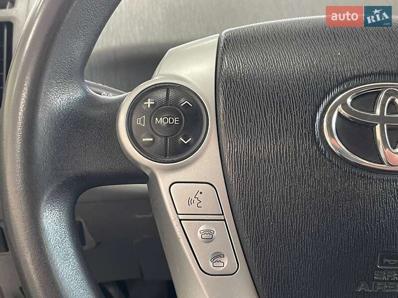 Хэтчбек Toyota Prius 2012 в Киеве