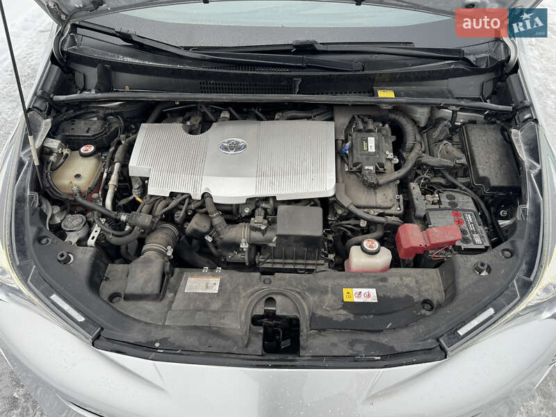 Хэтчбек Toyota Prius 2016 в Киеве