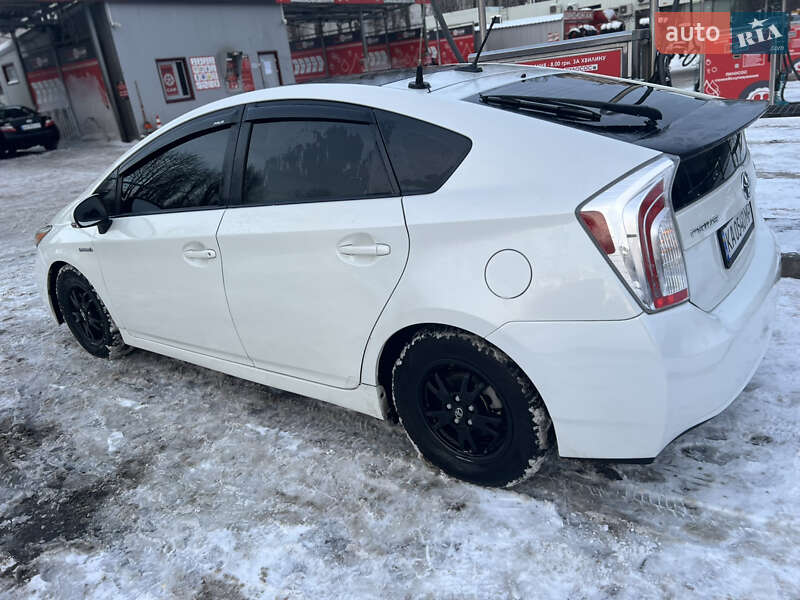 Хэтчбек Toyota Prius 2014 в Киеве