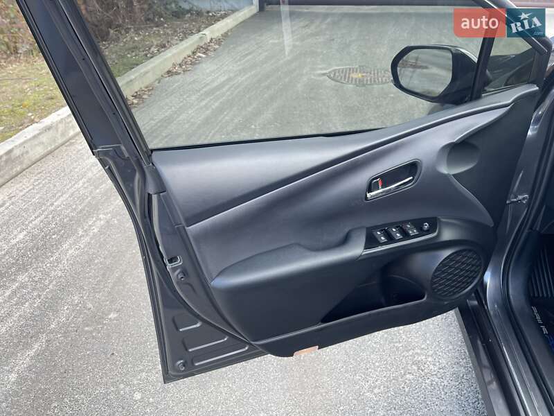 Хэтчбек Toyota Prius 2017 в Киеве фото 40 Хэтчбек Toyota Prius 2017 в Киеве