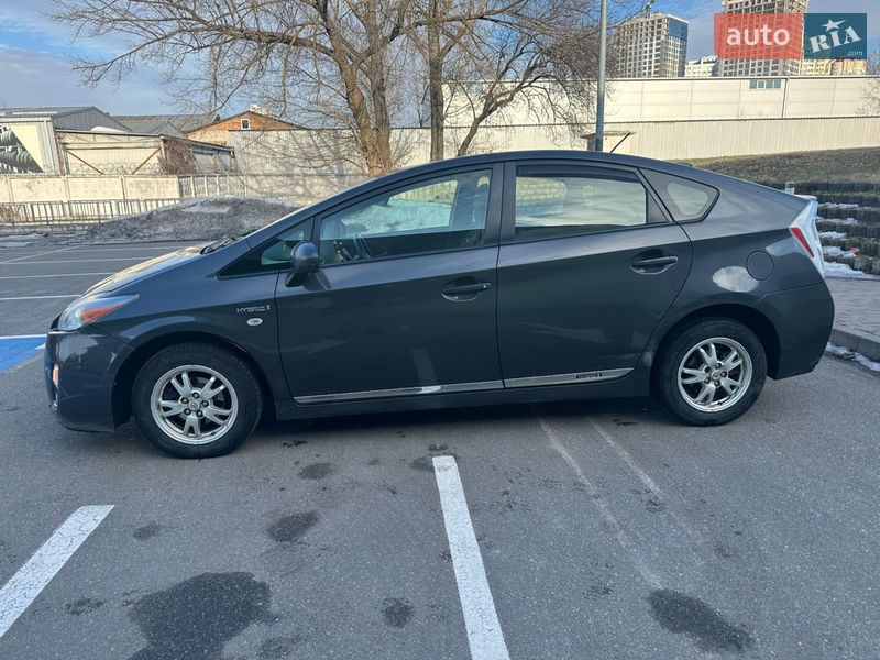 Хэтчбек Toyota Prius 2011 в Киеве