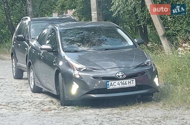 Хетчбек Toyota Prius 2017 в Шепетівці
