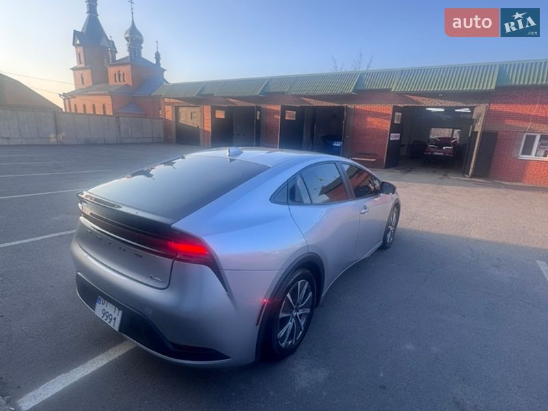 Хетчбек Toyota Prius 2023 в Кривому Розі