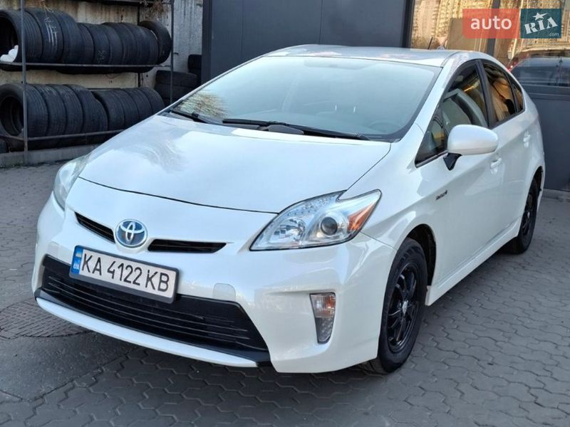Хэтчбек Toyota Prius 2014 в Киеве фото 2 Хэтчбек Toyota Prius 2014 в Киеве